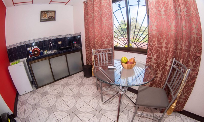 El Cerro Apartamento | Moderno apartamento nuevo cerca del parque nacional
