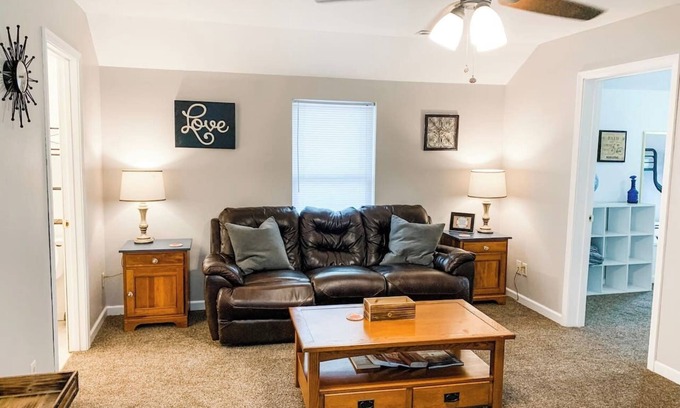 Pevely Apartamento | Acogedor con una hermosa vista arriba Apartamento de 2 habitaciones y 1 baño ¡A minutos de la I-55!
