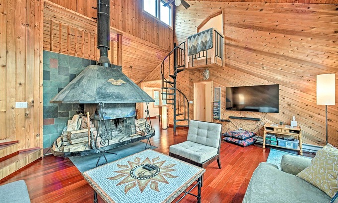 Elka Park Cabaña | Upstate Hideaway by Hiking & Hunter Mountain!