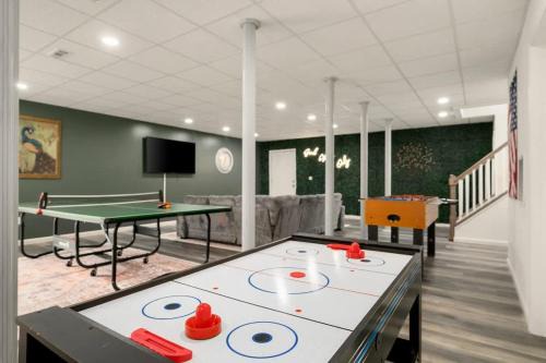 Sparrow Bush Casa | Upstate NY Escape - Game Ready, Game Room, Pool Table, Firepit, Delaware River