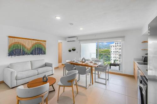 Barrio Santa Lucía Casa | Upstay - Brand New Condo w Pool - Near the Beach