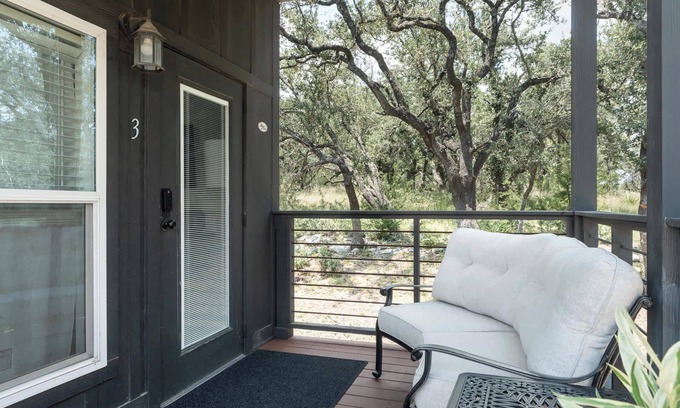 Dripping Springs Cabina | Upstay - Dreamland Cabin with Loft - Near Austin