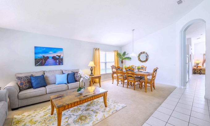 Solana Casa | Upstay: Family Resort Home w Pool, BBQ & Game Room