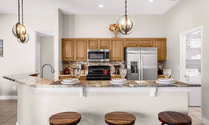 Buena Ventura Lakes Casa | Upstay - Waterside Home With Pool and Hot Tub