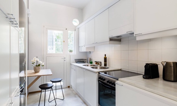 Mets Apartamento | UPSTREET Adorable 2 Bedroom Apartment near Kallimarmaro Stadium