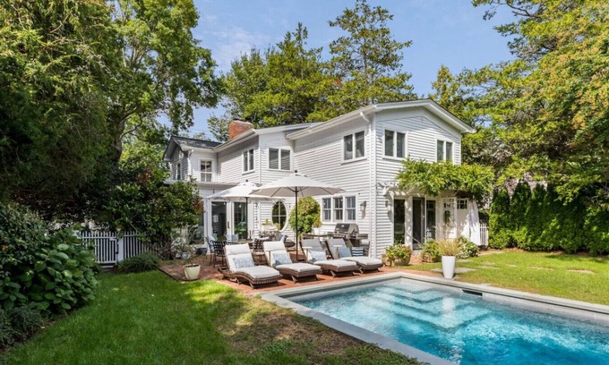 Bellport Casa | Upton House Bellport Village