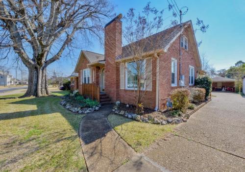 Forest Lake Casa | Uptown Bama House