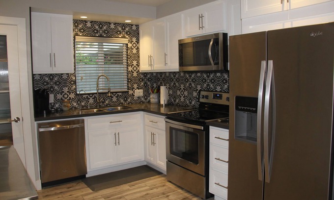 Camelback East Casa | Uptown / Biltmore Designer Townhouse