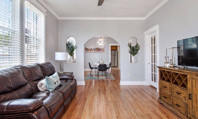 Broadmoor Apartamento | Uptown Broadmoor Sanctuary