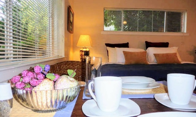 Knox - Henderson Apartamento | Uptown Dallas - Bright Studio 1A, WiFi, estacionamiento, cerca de restaurantes y tiendas y caja fuerte