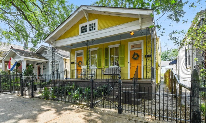 Irish Channel Casa | Uptown double near shopping, restaurants and bars!