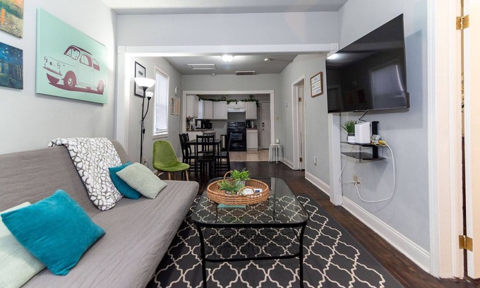Irish Channel Casa | Uptown New Orleans! Free Street Parking! Sleep 6!