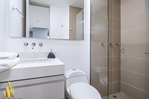 El Tesoro Apartamento | Urban 701-Apt relajante con piscina, jacuzzi y gym