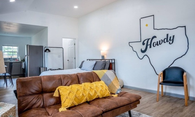 Amarillo Casa | Urban Blue Studio Downtown-A