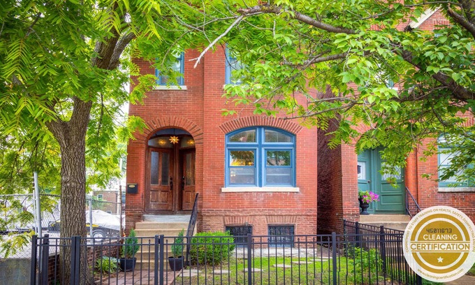 Lafayette Square Casa | Urban Charmer in Lafayette Square / ABODEbucks