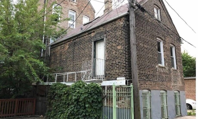 Little Village Apartamento | Urban Coach Casa * parking * 10 min to downtown
