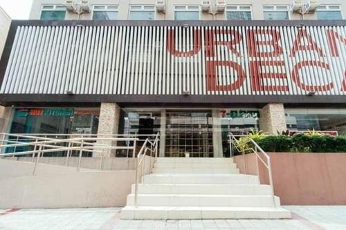 Highway Hills Apartamento | Urban Deca Tower OYO