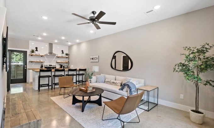 Downtown Casa | Urban Destination Aggieland 112 TX 2BR and 1.5Bath