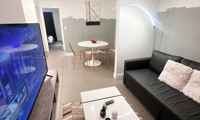Allapattah Apartamento | Urban Escape Apt 1BR/2BA Wynwood near Miami beach!