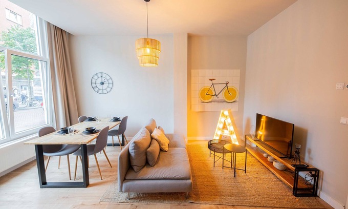 Stadsdriehoek Apartamento | Urban Escape 2BDR Apartment BS3