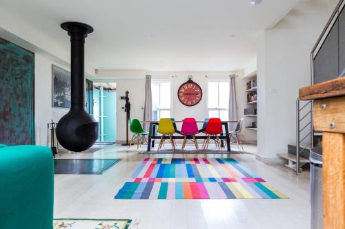 Surry Hills Casa | Urban Farmhouse Flair - Surry Hills Terrace Serenity