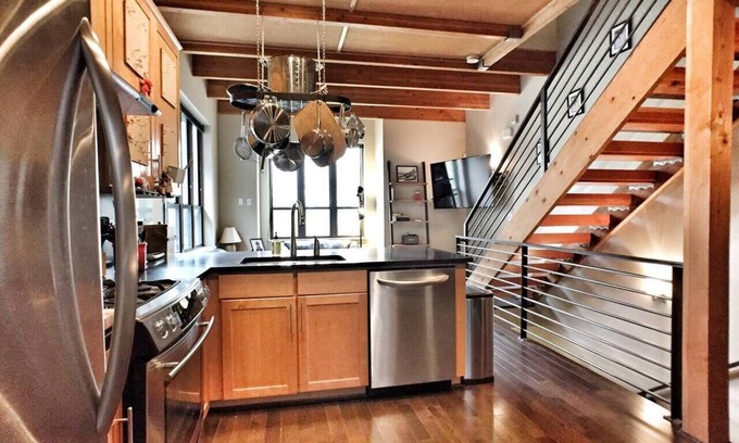 Green Lake Casa | Urban Green Lake Gem! Modern, Cozy, Block to Lake!