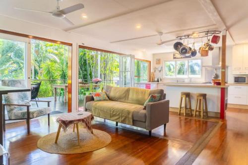 Edge Hill Casa | Urban Jungle Townhouse - Tropical Living