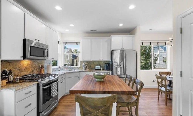 West Central Casa | Urban living minutes from Downtown Spokane! Stunning river views