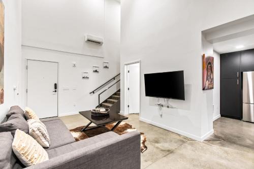 Downtown Apartamento | Urban Loft, Redmond Core - 92 Walkscore!