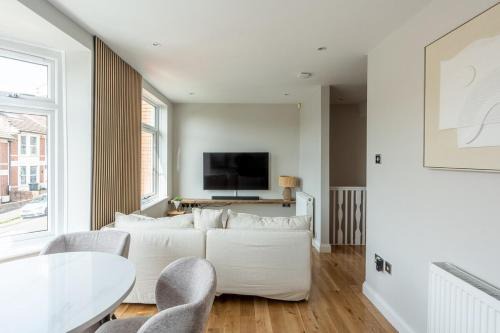Horfield Apartamento | Urban Luxe - Perfect Home Away From Home