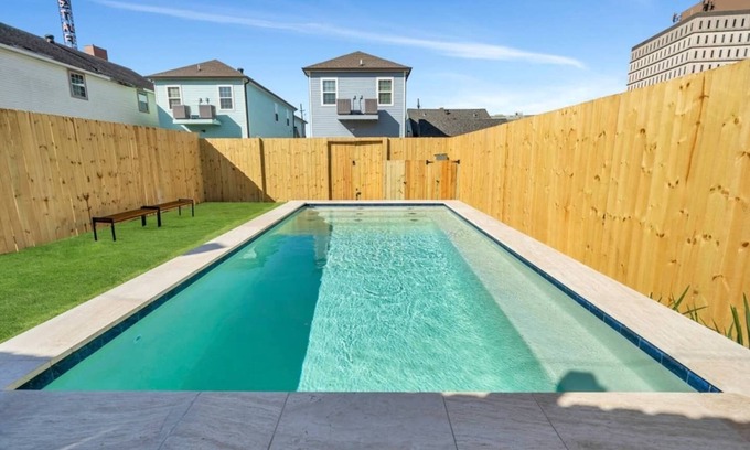 Tulane - Gravier Apartamento | This duplex is a 4 bedroom(s), 3 bathrooms, located in New Orleans, LA.