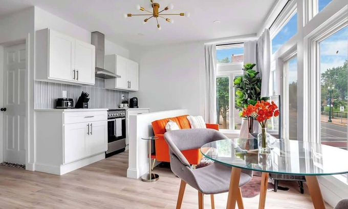 Seward Place Apartamento | Urban Nest #3 | City Loft Walkable to Downtown