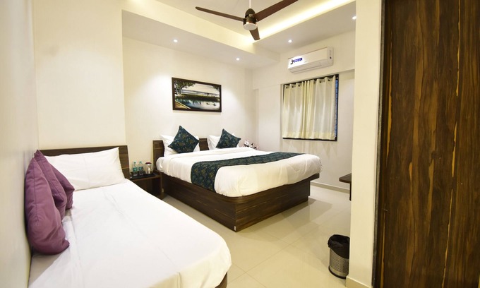 Andheri West Hotel | URBAN NEST