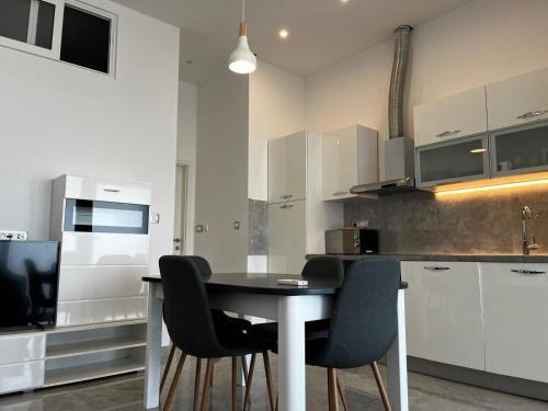 Bacvice Apartamento | Urban Nest Lazarica - Cozy Apartment Near Beach & Center