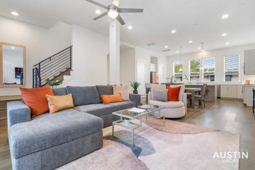 Hancock Casa | Urban Oasis 1 Mile from UT plus Garage and Rooftop