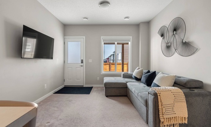 Sage Hill Casa | Urban Oasis 2 BR With parking space