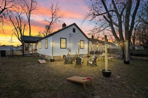 Evansville Casa | Urban Oasis Cozy Home Near Downtown with Game Room and Firepit