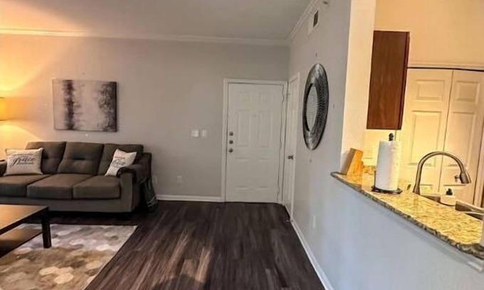 North Burnet Apartamento | Urban Oasis - Domain area!!