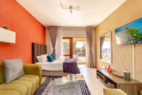 Lone Hill Apartamento | Urban Oasis Studio with balcony in Fourways