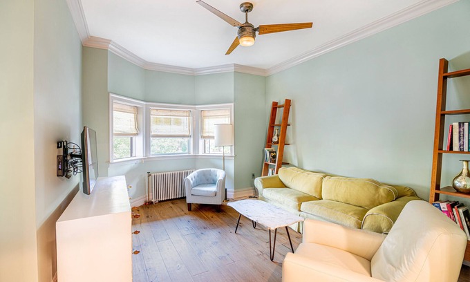 Weehawken Casa | Urban Oasis with Old World Charm