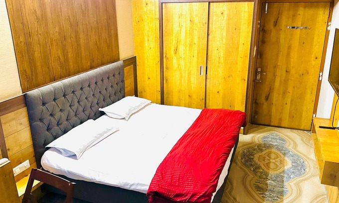 Jaipur District Hotel | Solminica-302