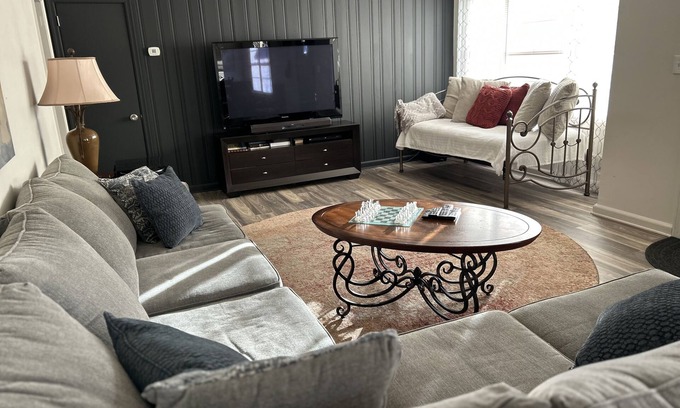 Smyrna Casa | Urban Ranch, at the Treasure House
