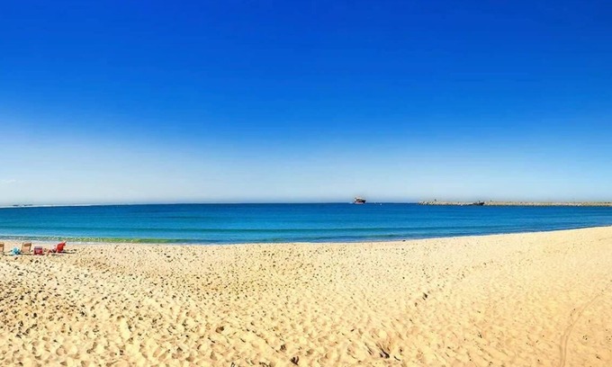 Stockton Apartamento | Urban Retreat - 700m to Little Beach