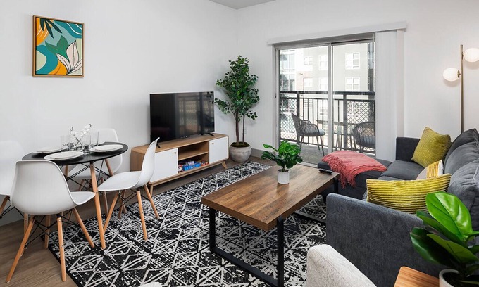 Charlotte Center City Apartamento | Urban Retreat | Free WiFi+Parking, Walk to Stadium