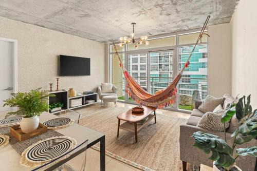 Midtown Apartamento | Urban Retreat - Location Pool Gym & Parking