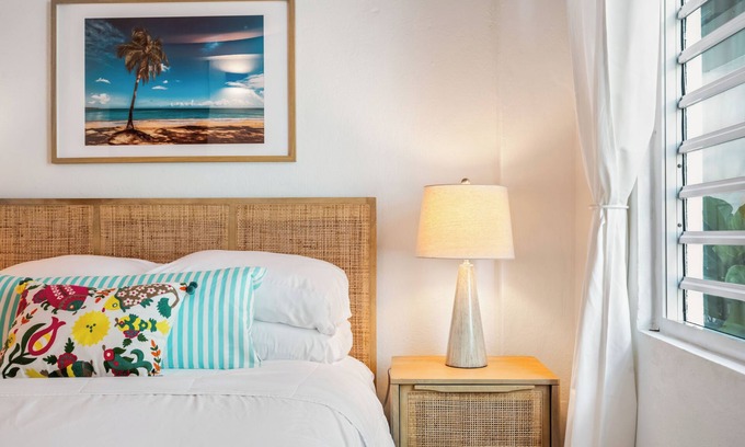 Condado Apartamento | Urban Retreat On-site Parking Pool Ocean Near