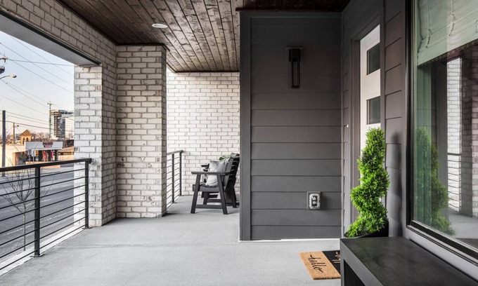 Edgehill Cabaña | Urban Row - Rooftop Hottub - Heart of Gulch