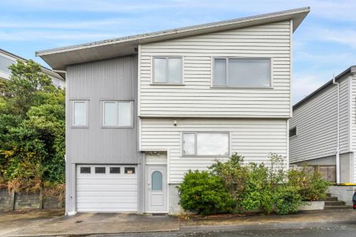 Johnsonville Casa | Urban Sanctuary - Johnsonville Holiday Home