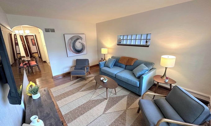 St. Louis Apartamento | Urban South City Retreat by StayLage