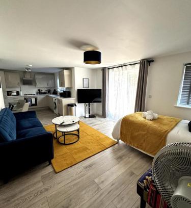 Woking Apartamento | Urban Stay 5 Guests Free Parking